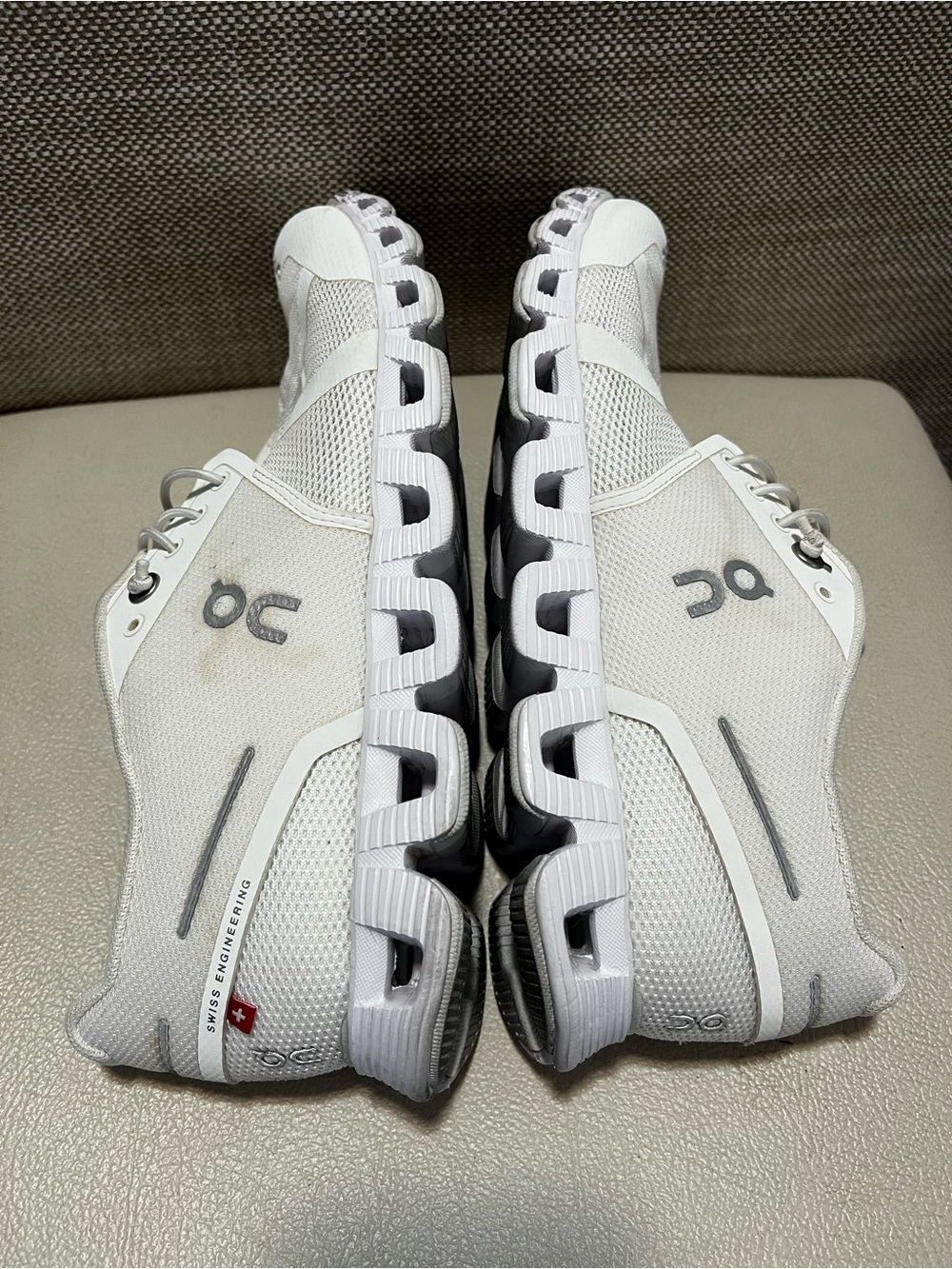 On Cloud 5 Running White Mesh Lace-Up Sneakers Women’s Size 8 - Picture 5 of 9